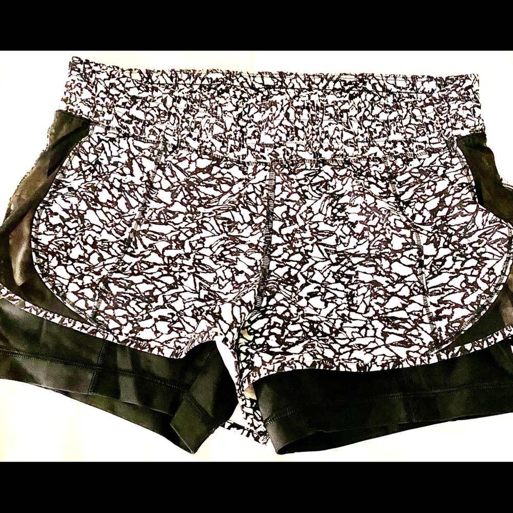 Lululemon Hotty Hot Shorts